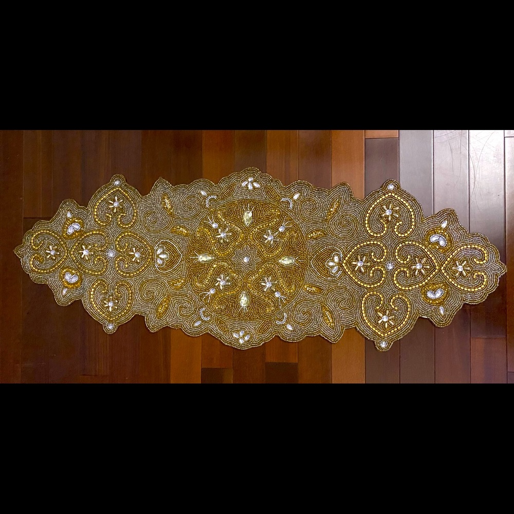 New Coastal Beaded Gold - Silver Runner Center Piece